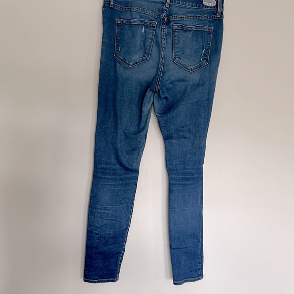 Old navy ripped jeans - Picture 4 of 4